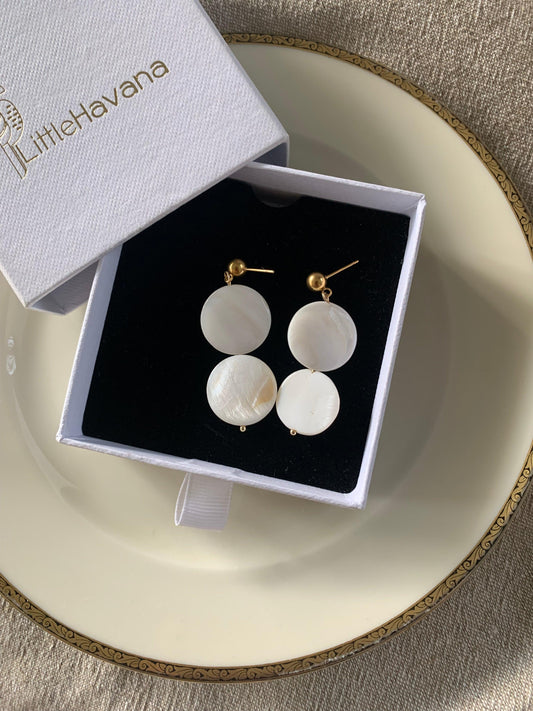 gold_earrings_with_shell_coins