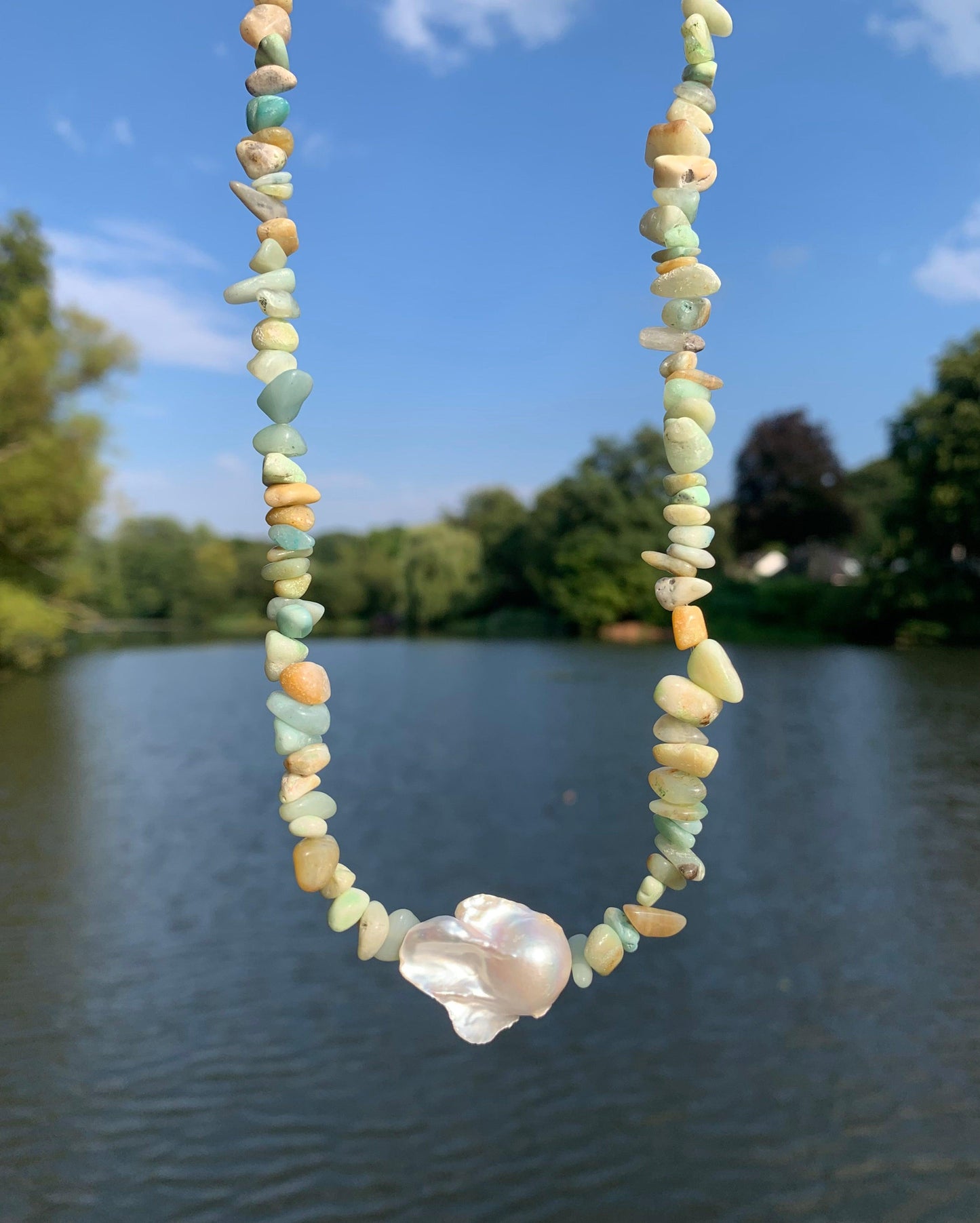 Green_quartz_necklace_mother_of_pearl